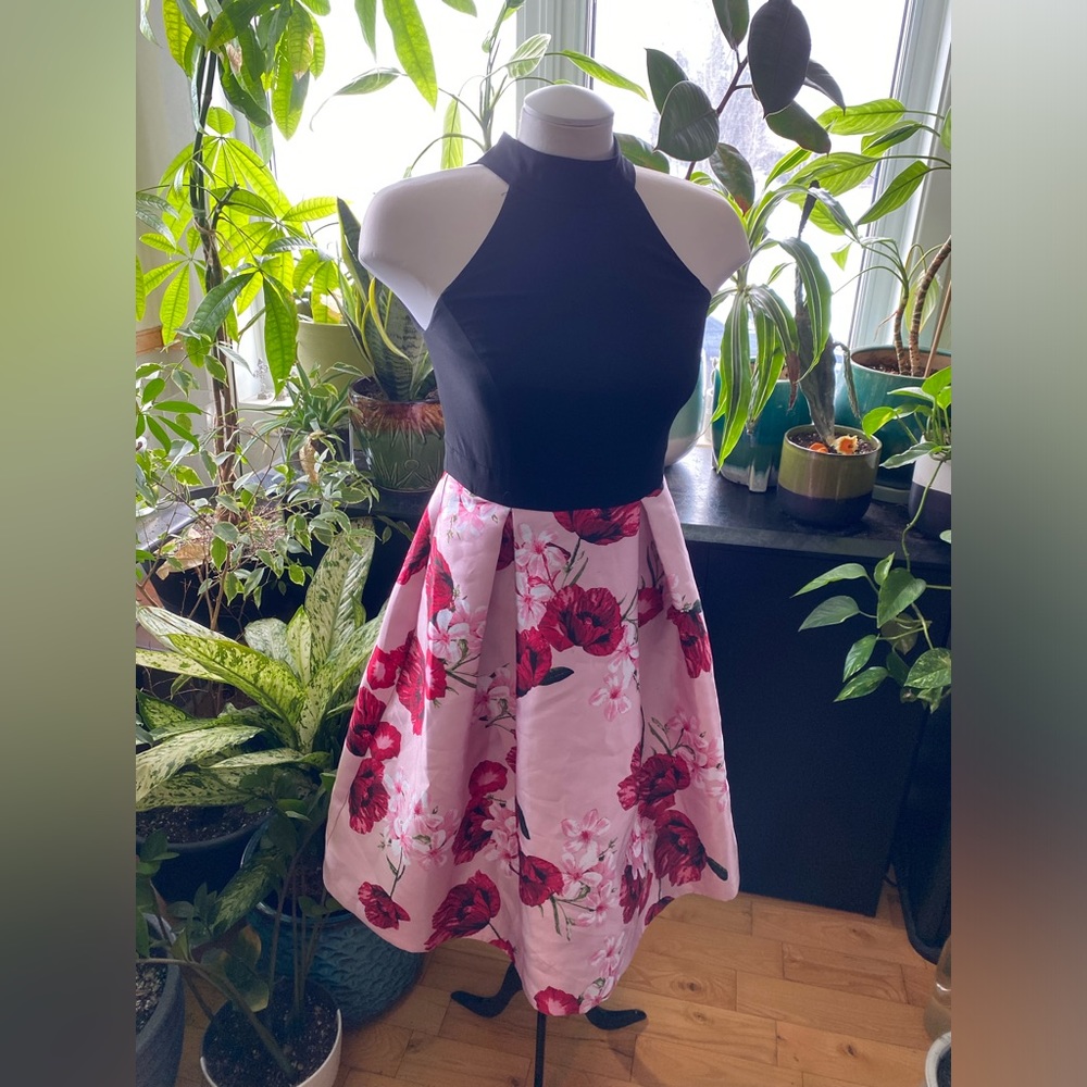LE CHÂTEAU- DRESS